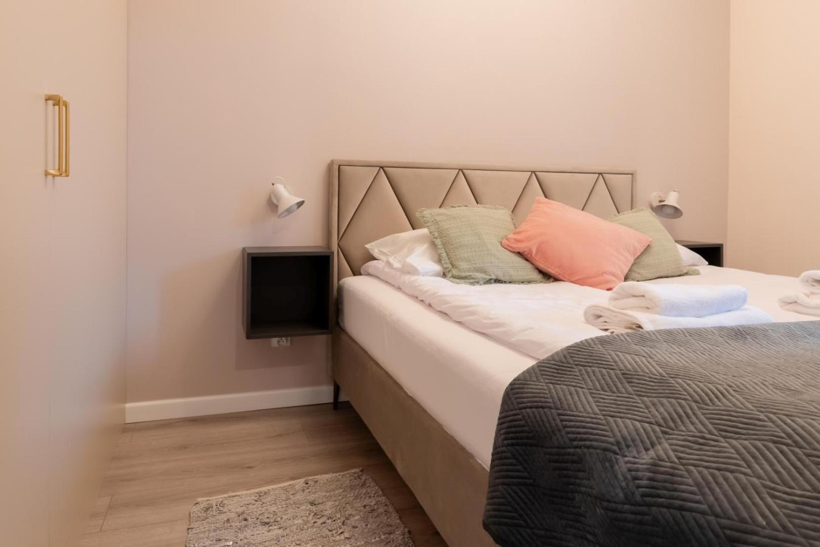 Apartament Smile - Z Prywatnym Monitorowanym Parkingiem By Spaceapart Jelenia Góra Eksteriør bilde